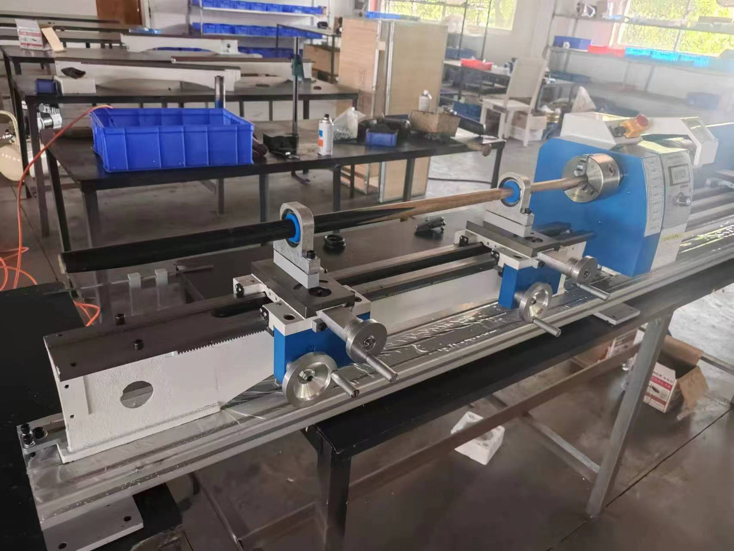 Casting bed 210 lathe double head chuck cue repair machine, double head chuck cue repair lathe, 210 lathe table tennis cue repair machine, cue lathe