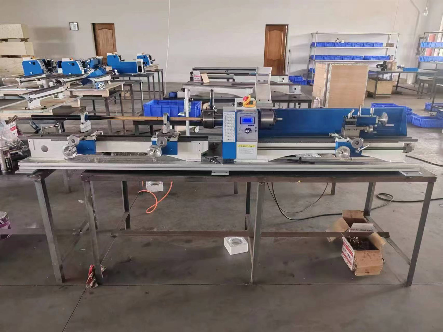 Casting bed 210 lathe double head chuck cue repair machine, double head chuck cue repair lathe, 210 lathe table tennis cue repair machine, cue lathe